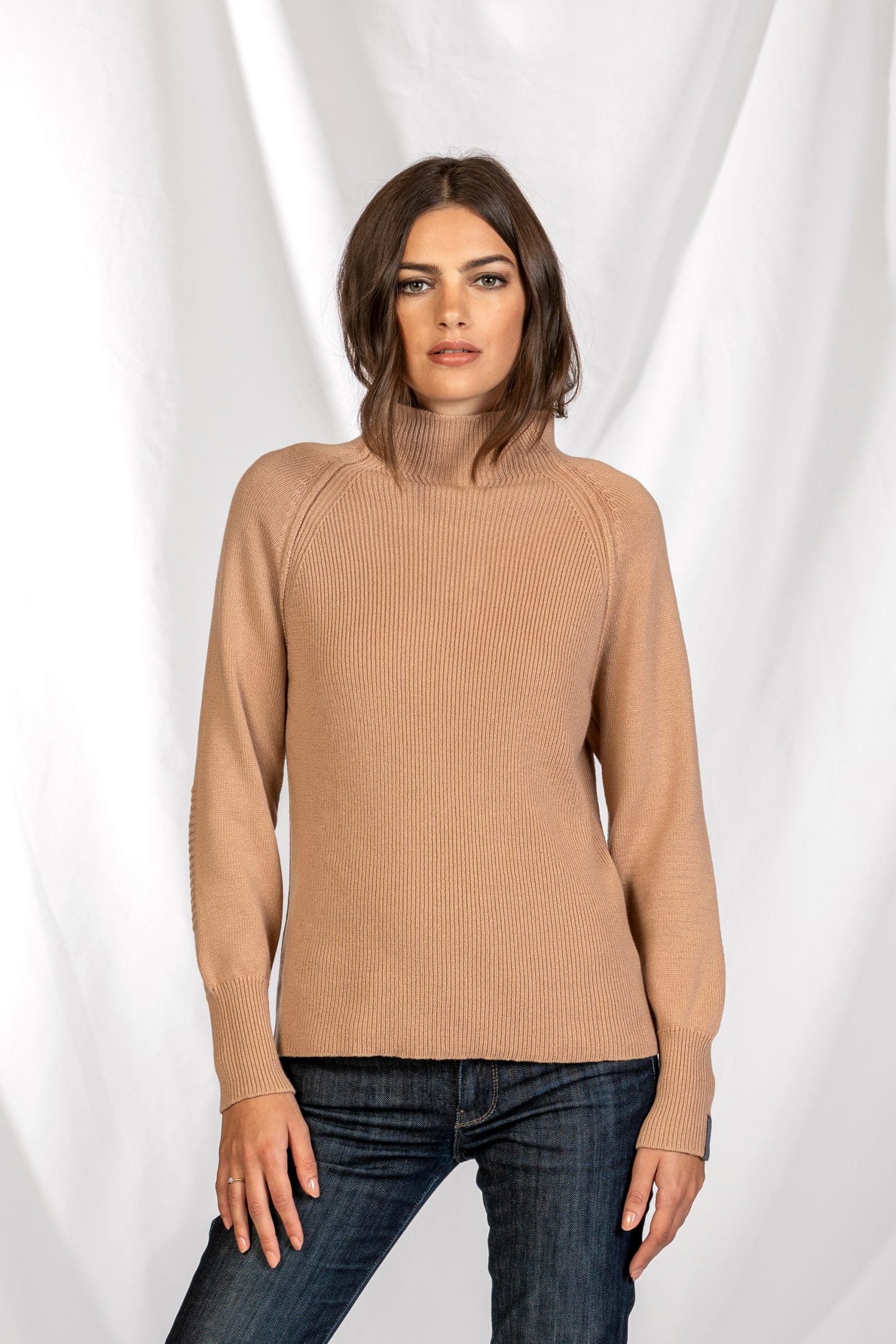 Cashmere pullover stand-up collar camel