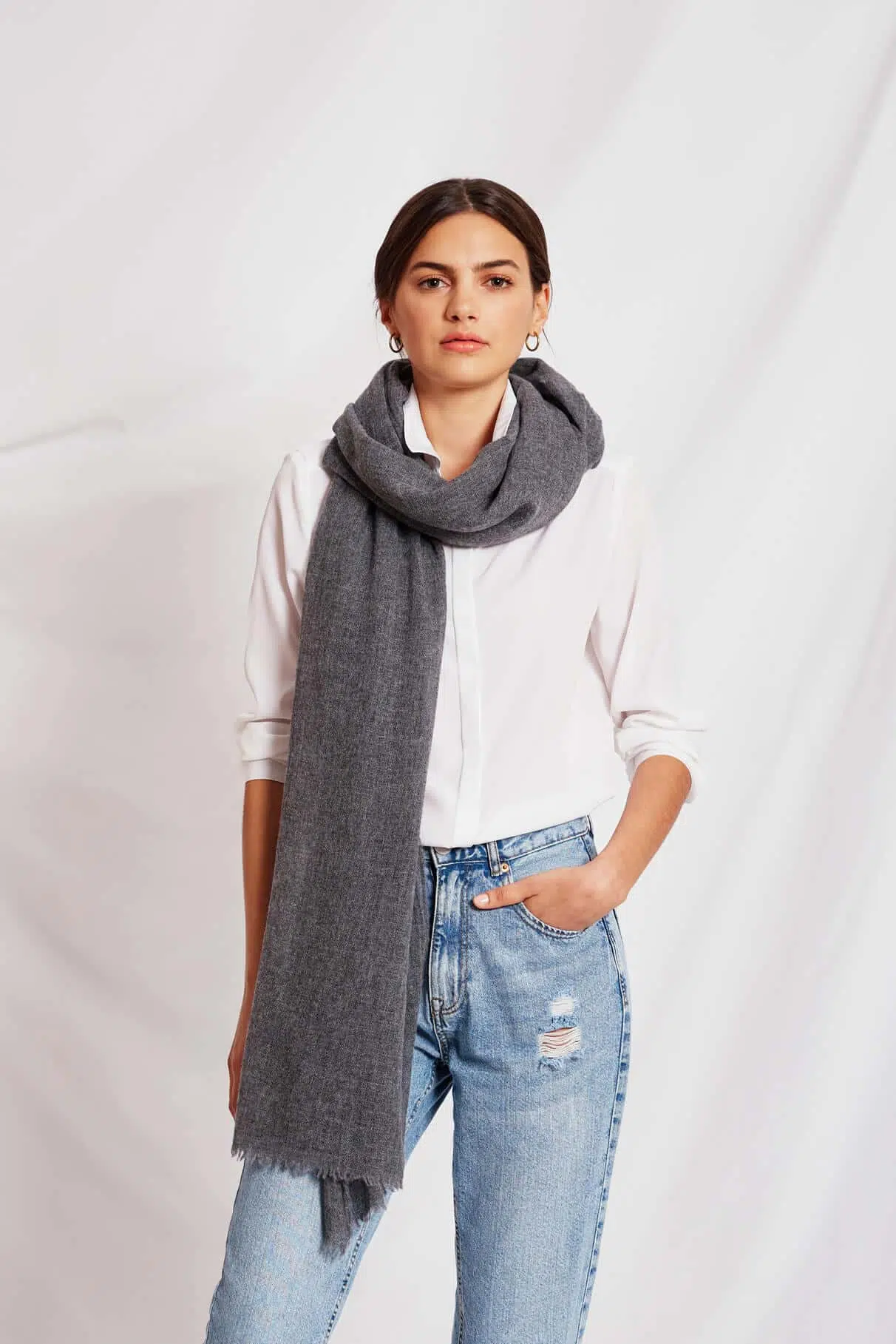 Summer scarf grey